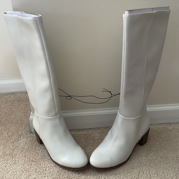 Womens New Universal Thread Long White Heel Boots - Picture 2 of 8